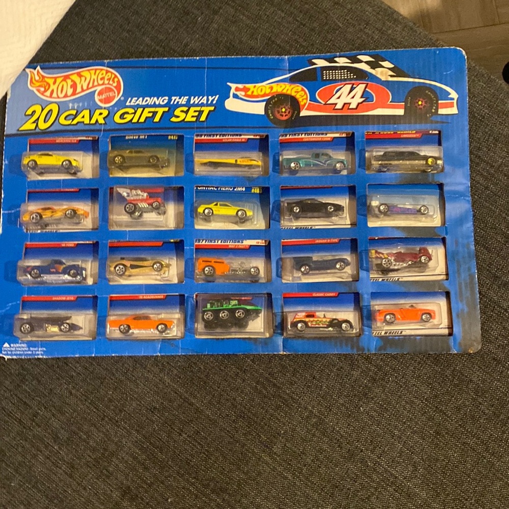 2001 Hot wheels 20 card gift set